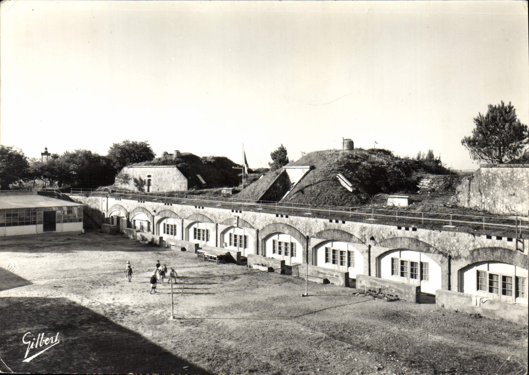 Fort de la Pointe de Grave — vue du camp d'été — Gilbert