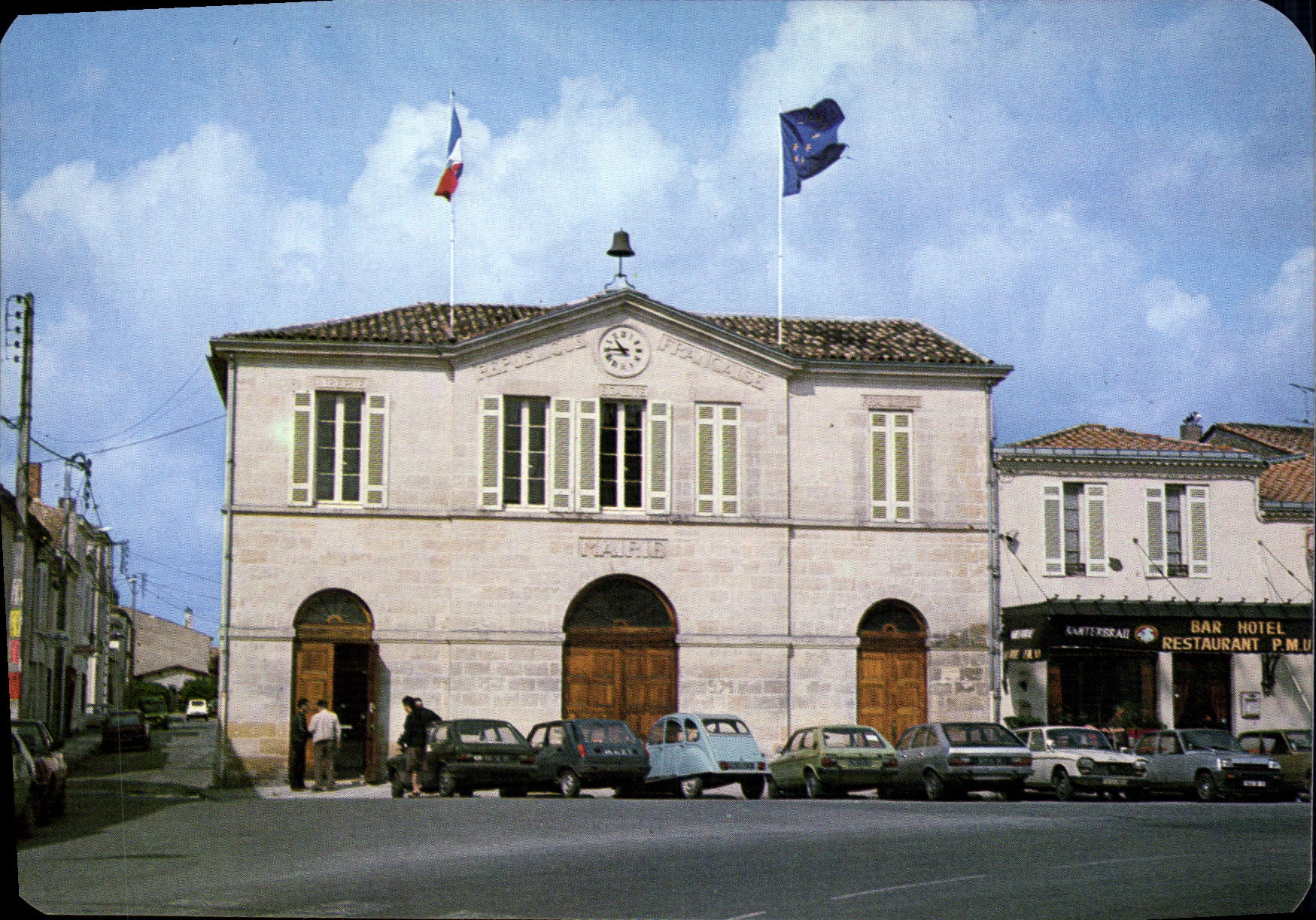 Castelnau du Médoc — Die Mairie — Verlag: Gesellschaft der Agenturen und Vertriebsgesellschaft, Rue Durrmont d'Urville