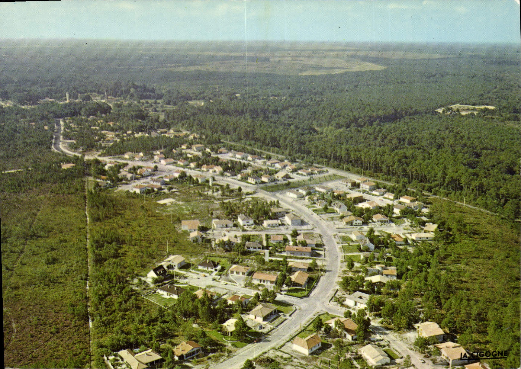 Cestas (Gironde) — Vue aérienne sur les Cités Bellevue et Réjouit — Éditions 'LA CIGOGNE'