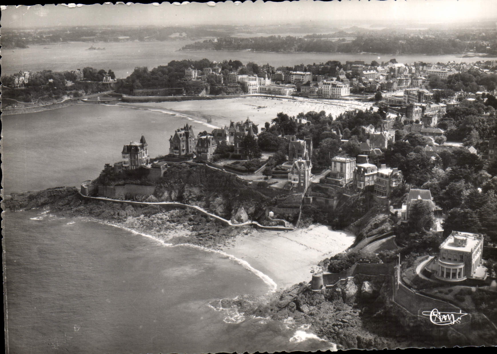 Dinard (Il-et-V.) — Vue aérienne du Point de la Malouine et vue sur la Rance — Éditions CIM, Comblier
