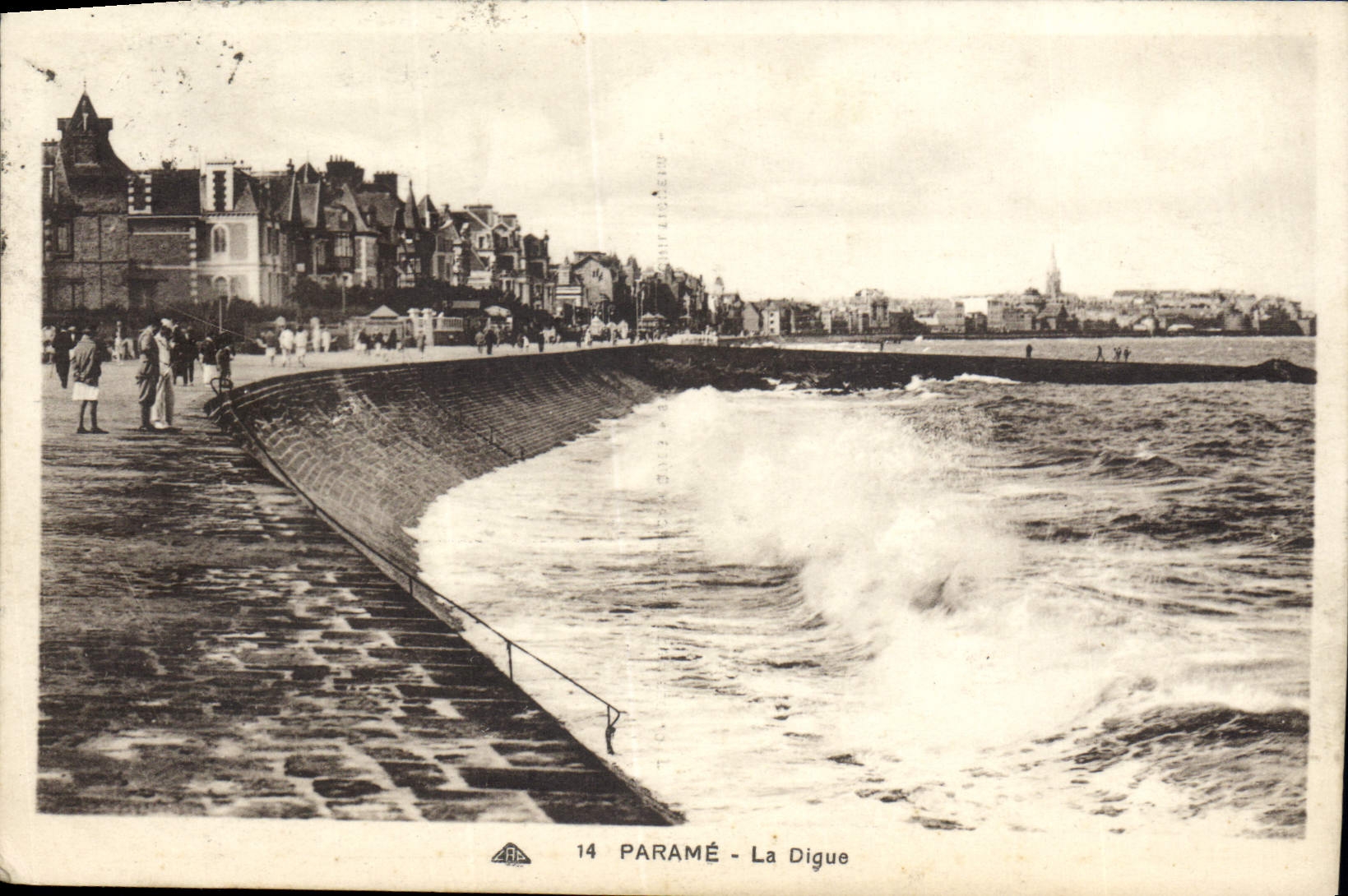 Paramé - La Digue — vue de la digue avec vagues et promenade — éditeur C. Des Ants, n°14 - Anverso