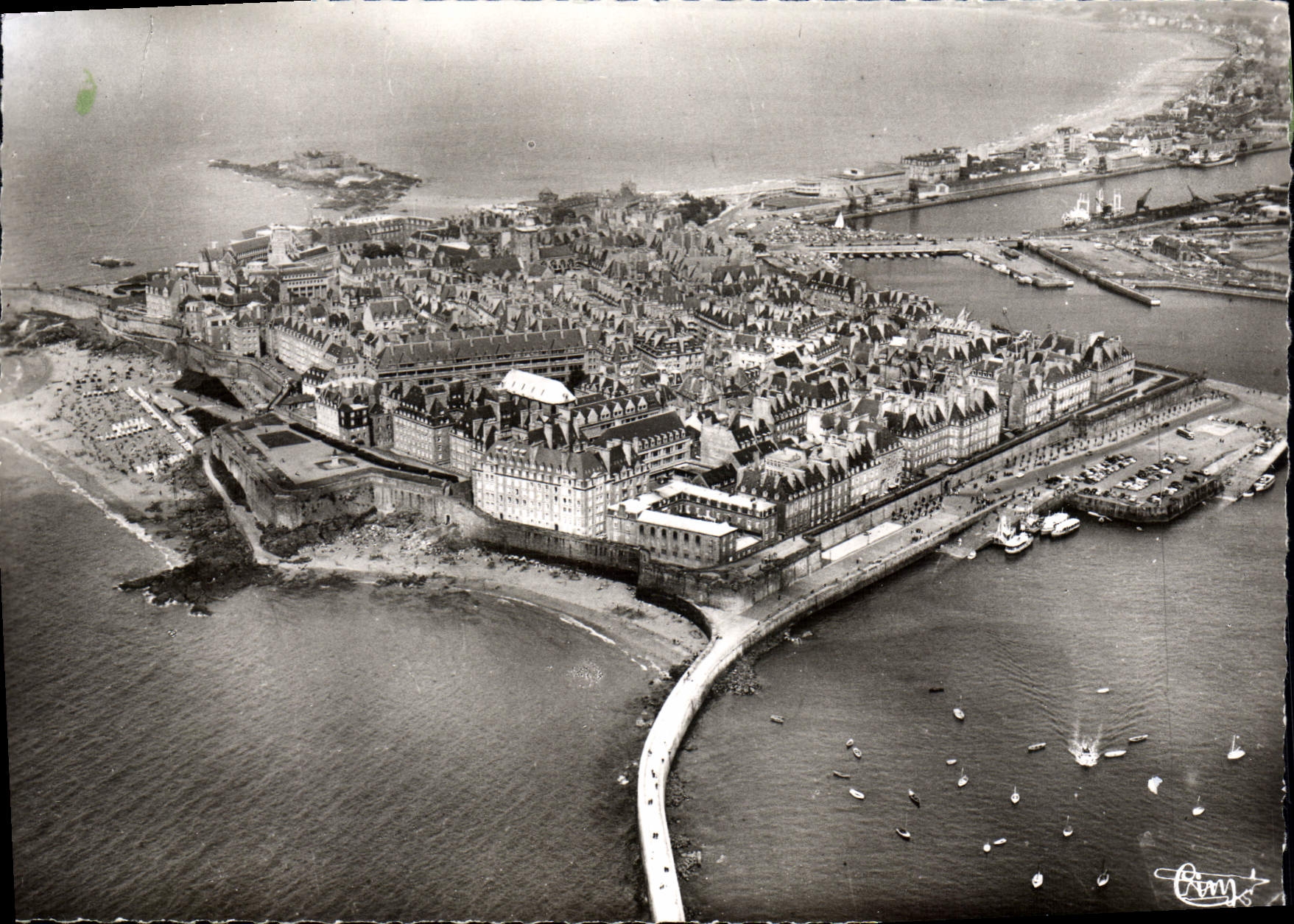 Vue générale de CINQ - Port et ville — COMPIER IMP. MACON (L.-et-V.) n°71 A