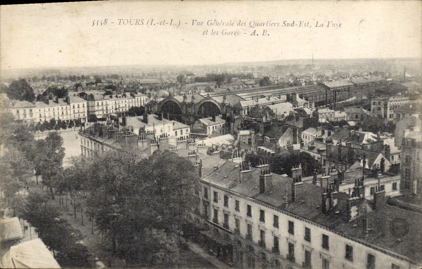 CPA Tours Vue Generale Des Quartiers Sud Est Les gares