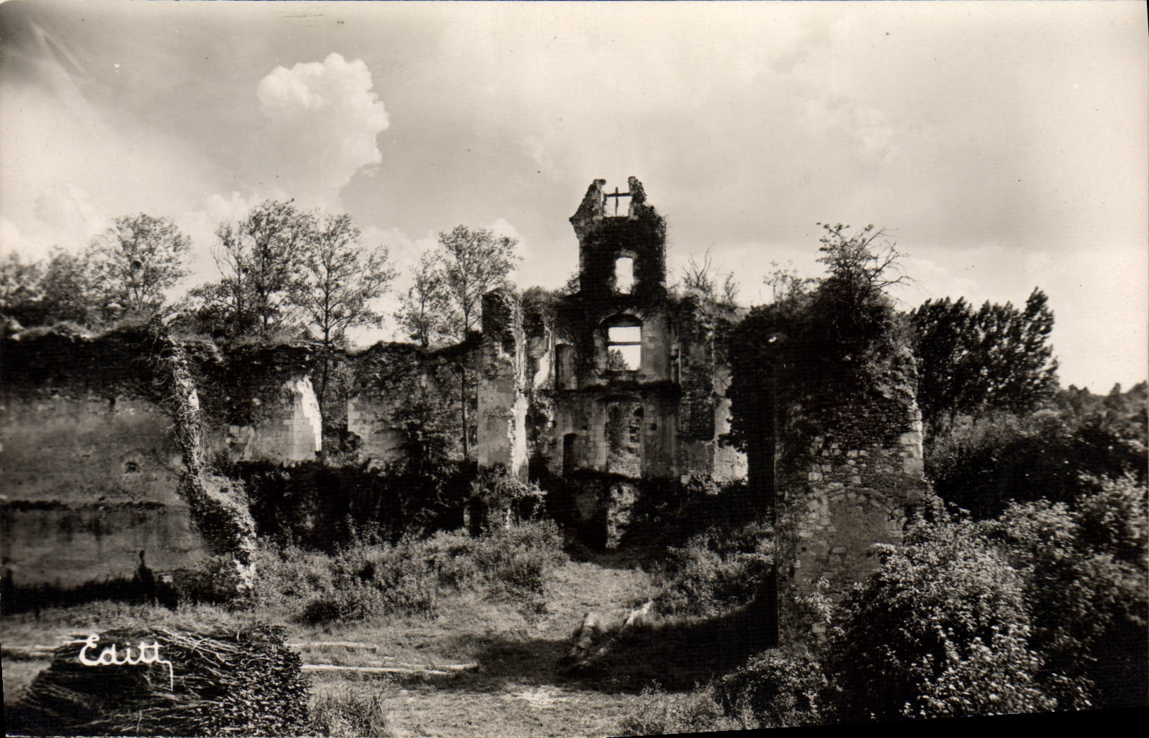 CPA Vouvray Ruines Du Château de Vaujours