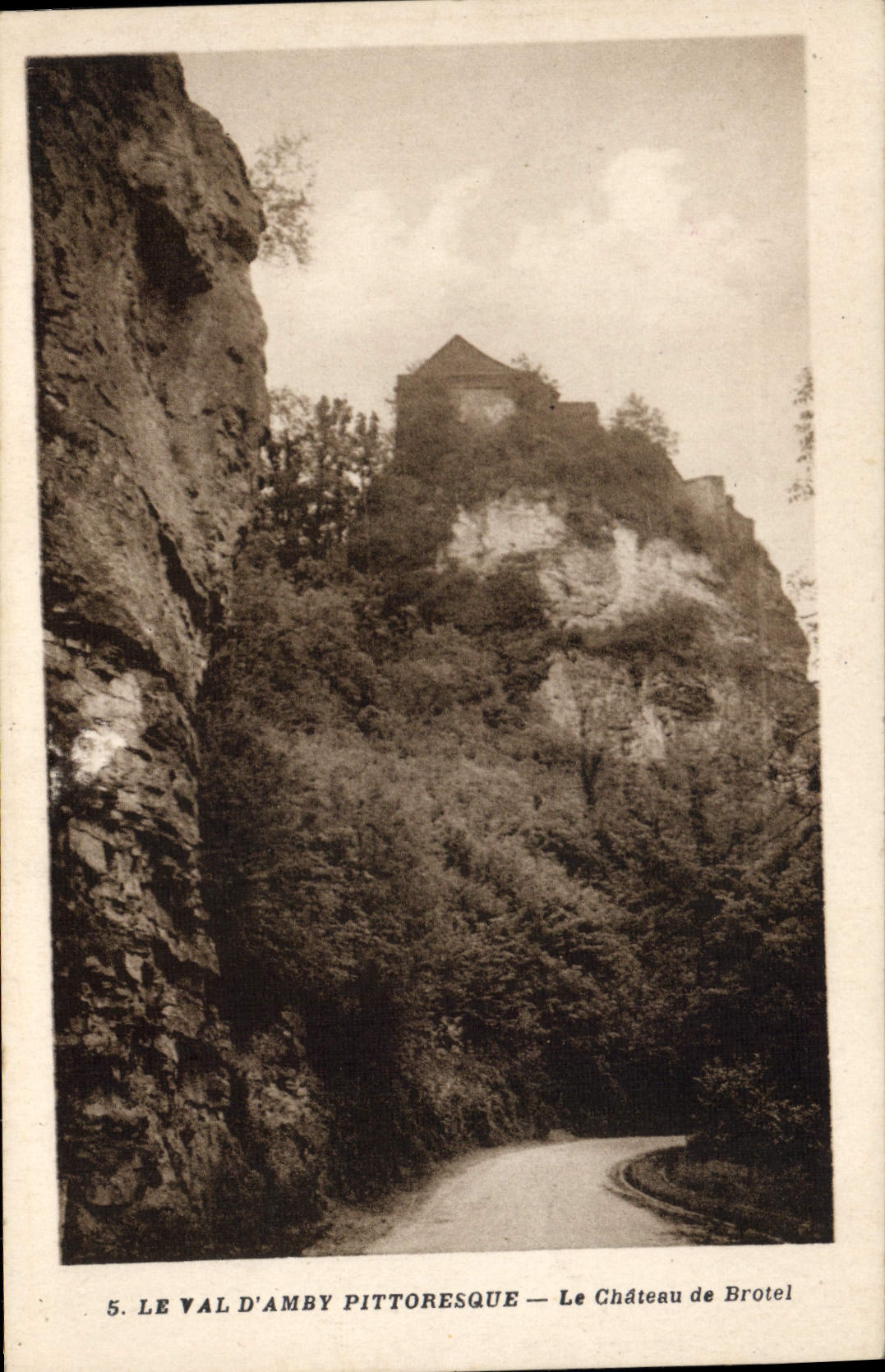 Le Val d'Amby pittoresque — Le Château de Brotel