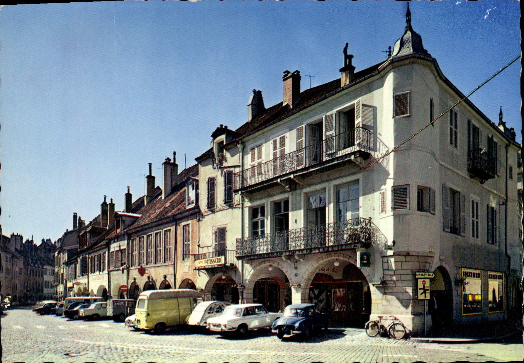 Lons-le-Saunier — Les Arcades — Les Éditions de l'Est