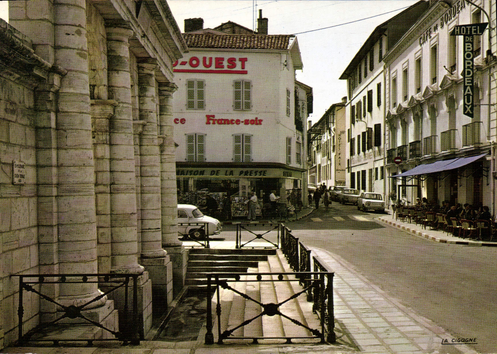 CPSM Dax Fontaine Chaude Et Hotel De Bordeaux