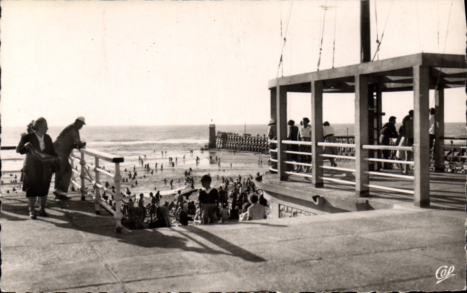 Capbreton - La Plage — Vue prise de l'Établissement de bain — éditeur Cap