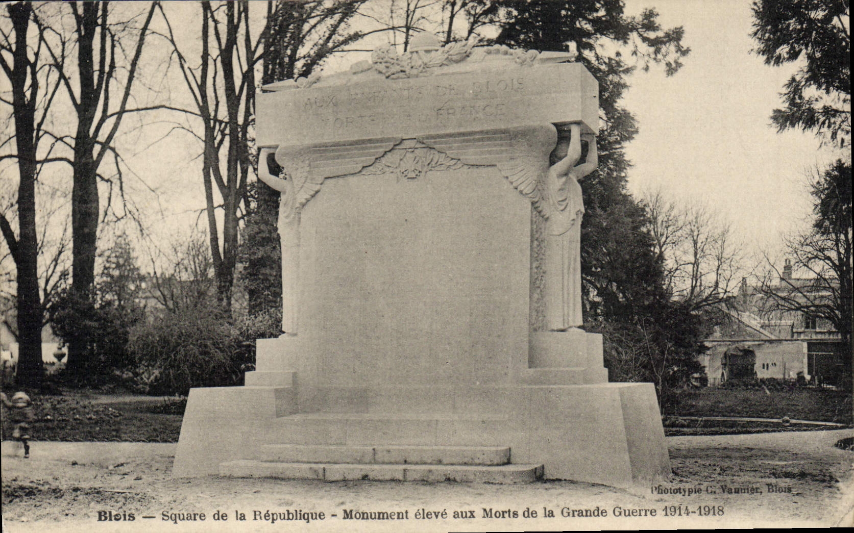Bleis — Piazza della Repubblica — Monumento eretto ai Morti della Grande Guerra 1914-1918 — Fototipia G. Vaumier, Bleis