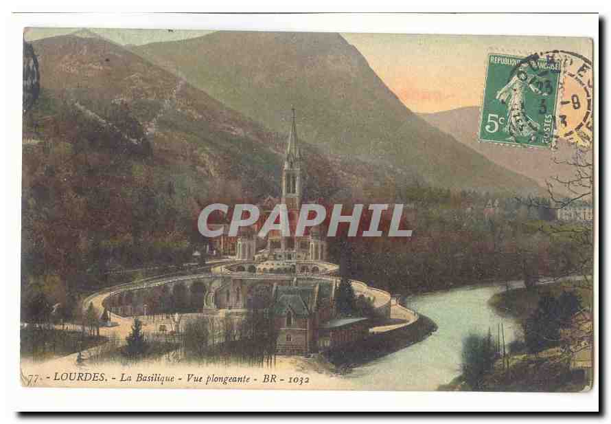 Lourdes CPA La absilique Vue plongeante