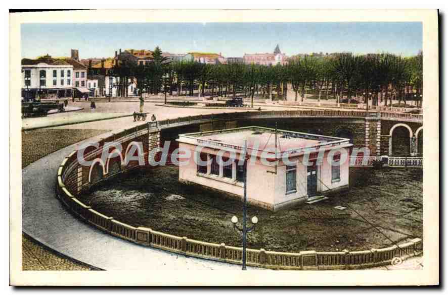Roanne (Loire) — Le Nouveau Pont vu de la Gare — Commerciants Macon