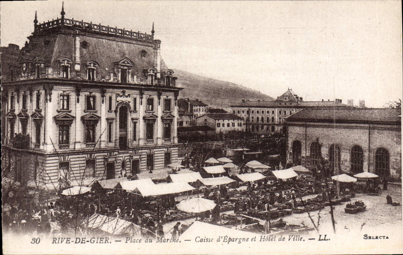 CPA Rive De Gier Place du Marche Caisse d'Epargne et Hotel de Ville