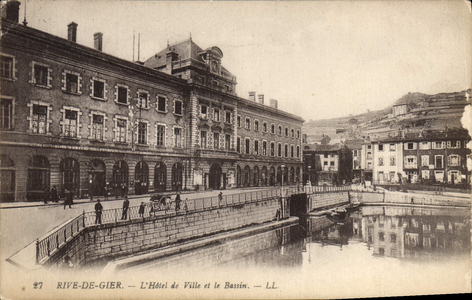 CPA Rive De Gier L'Hotel de Ville et Bassin