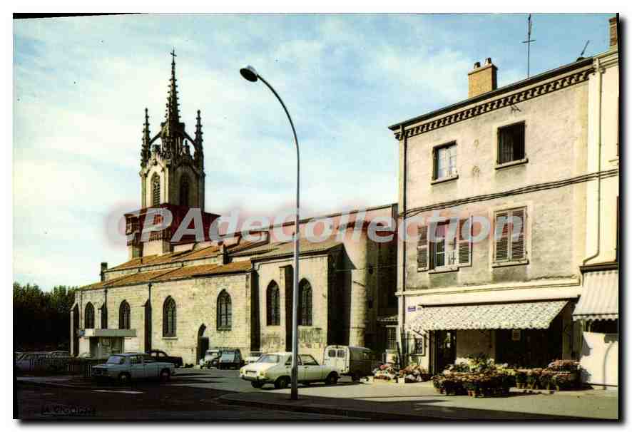 CPSM Feurs L'Eglise et la Place du Forum
