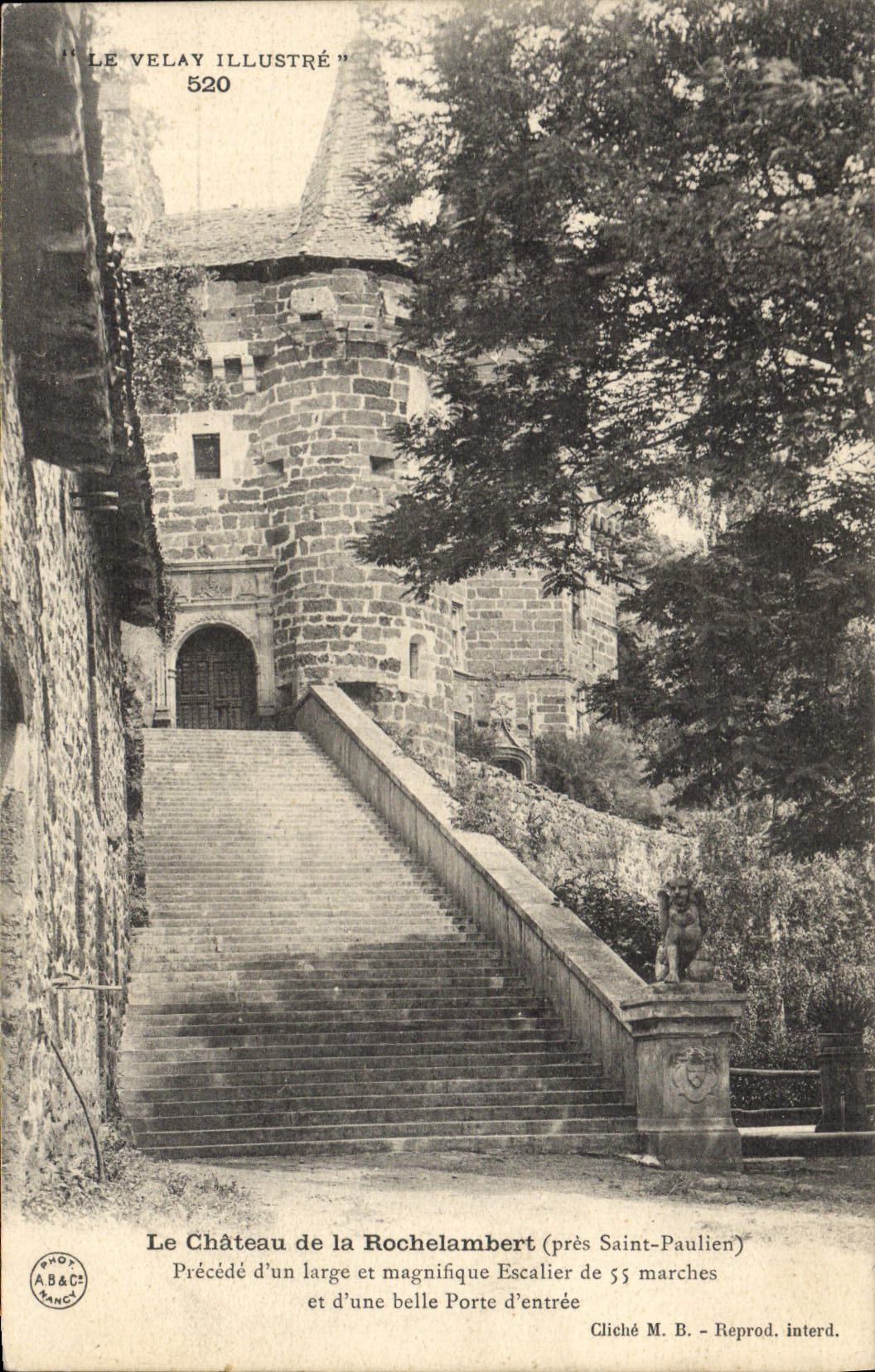 CPA Le chateau de la Rochelambert Precede d'un large et magnifique Escalier de 55 marches et d'une b