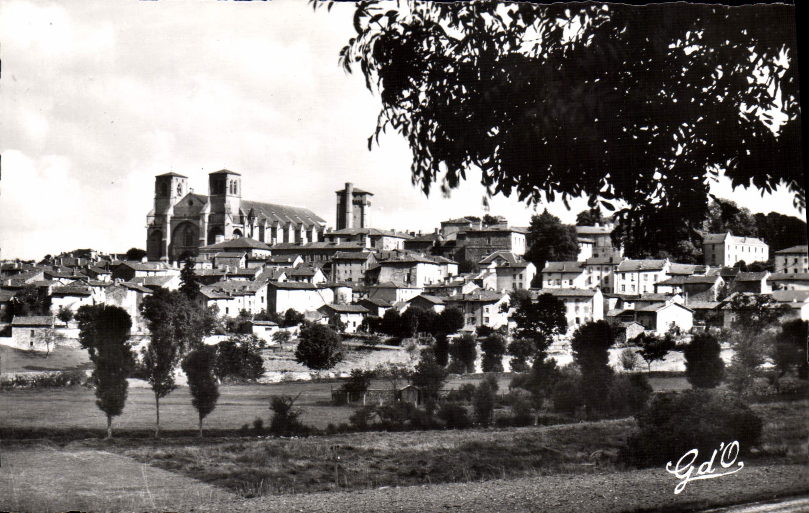 La Chaise-Dieu — Abadía San Roberto — vista general sur — Photo-Édition Olliergues, París