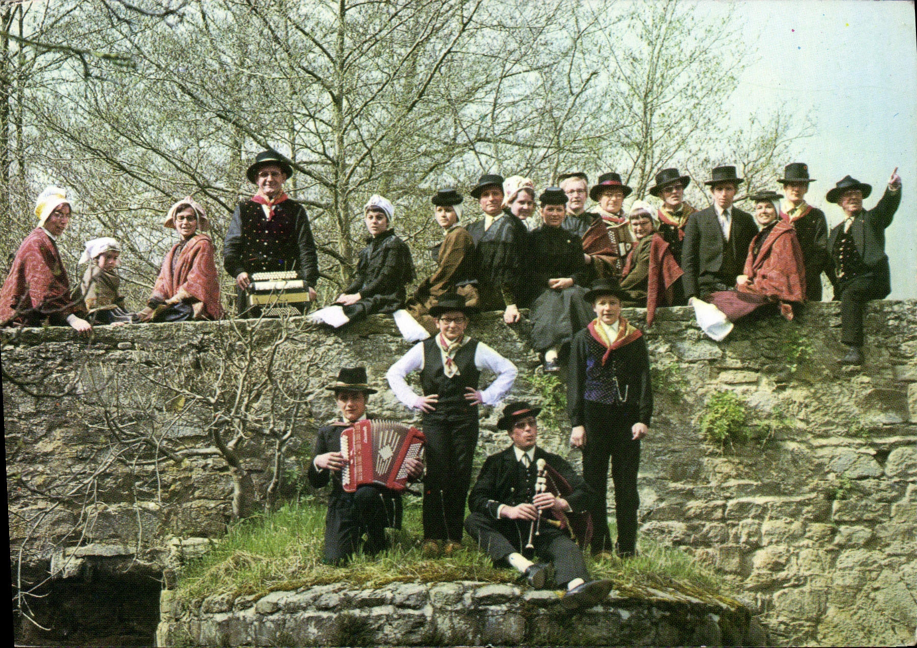 Groupe folklorique de Brioude — 'Le Bru sé' — Édition WATEL