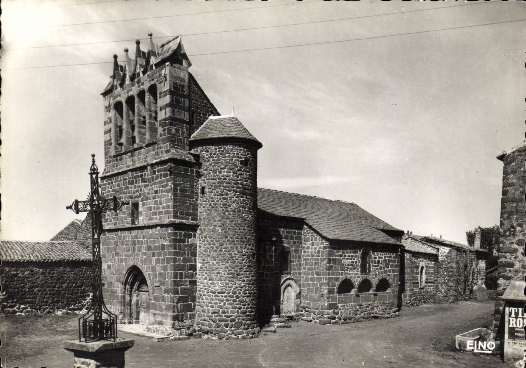 Saint-Christophe-sur-Dolaison — Église romane du XIe siècle et place — Édition Margerit-Bremond - Le Puy