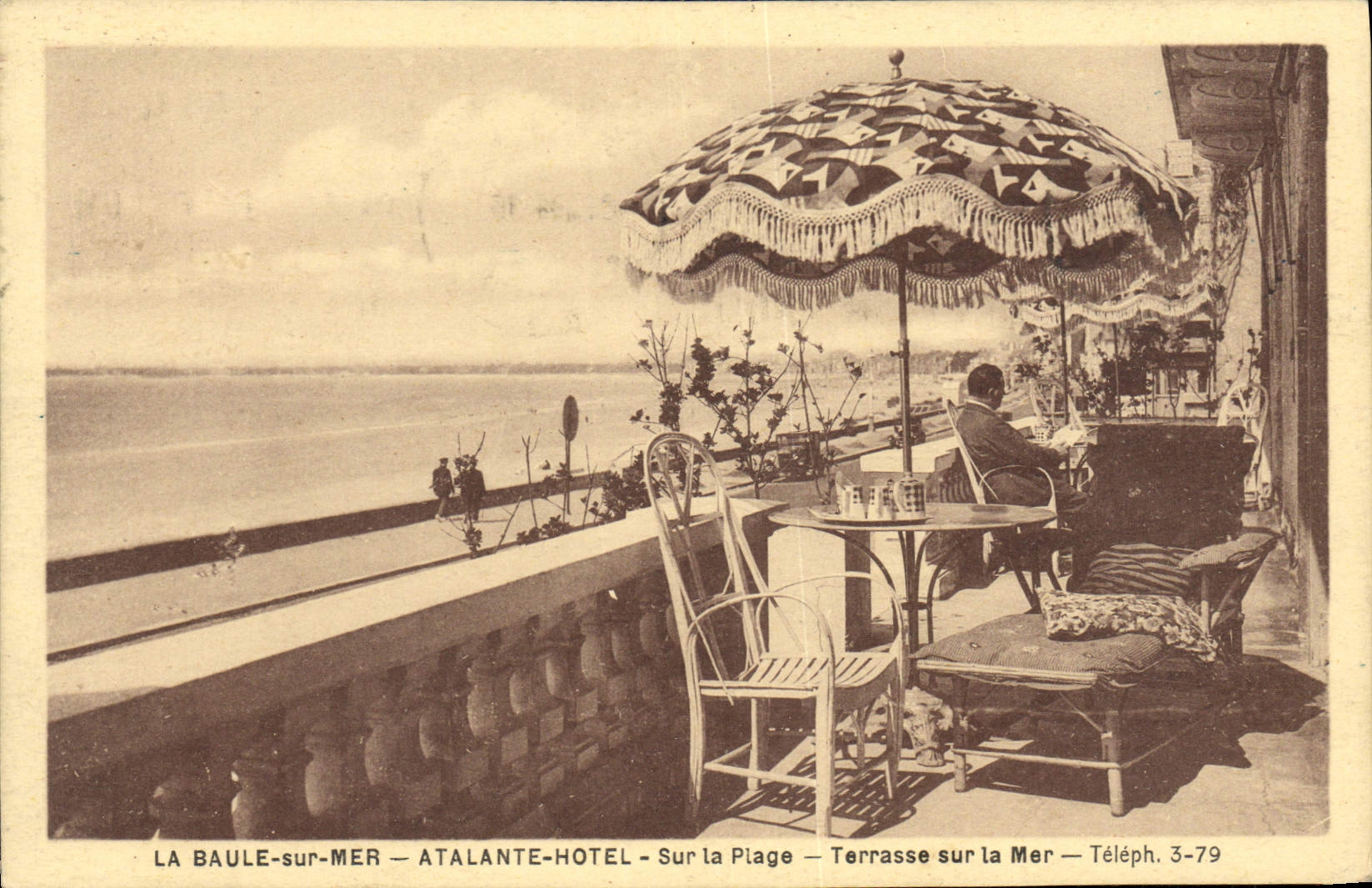 CPA La Baule Sur Mer Atalante Hotel sur la Plage Terrasse sur la Mer