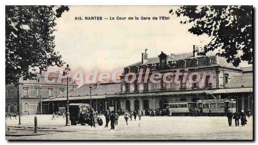 CPA Nantes La Cour de la Gare de l'Etat