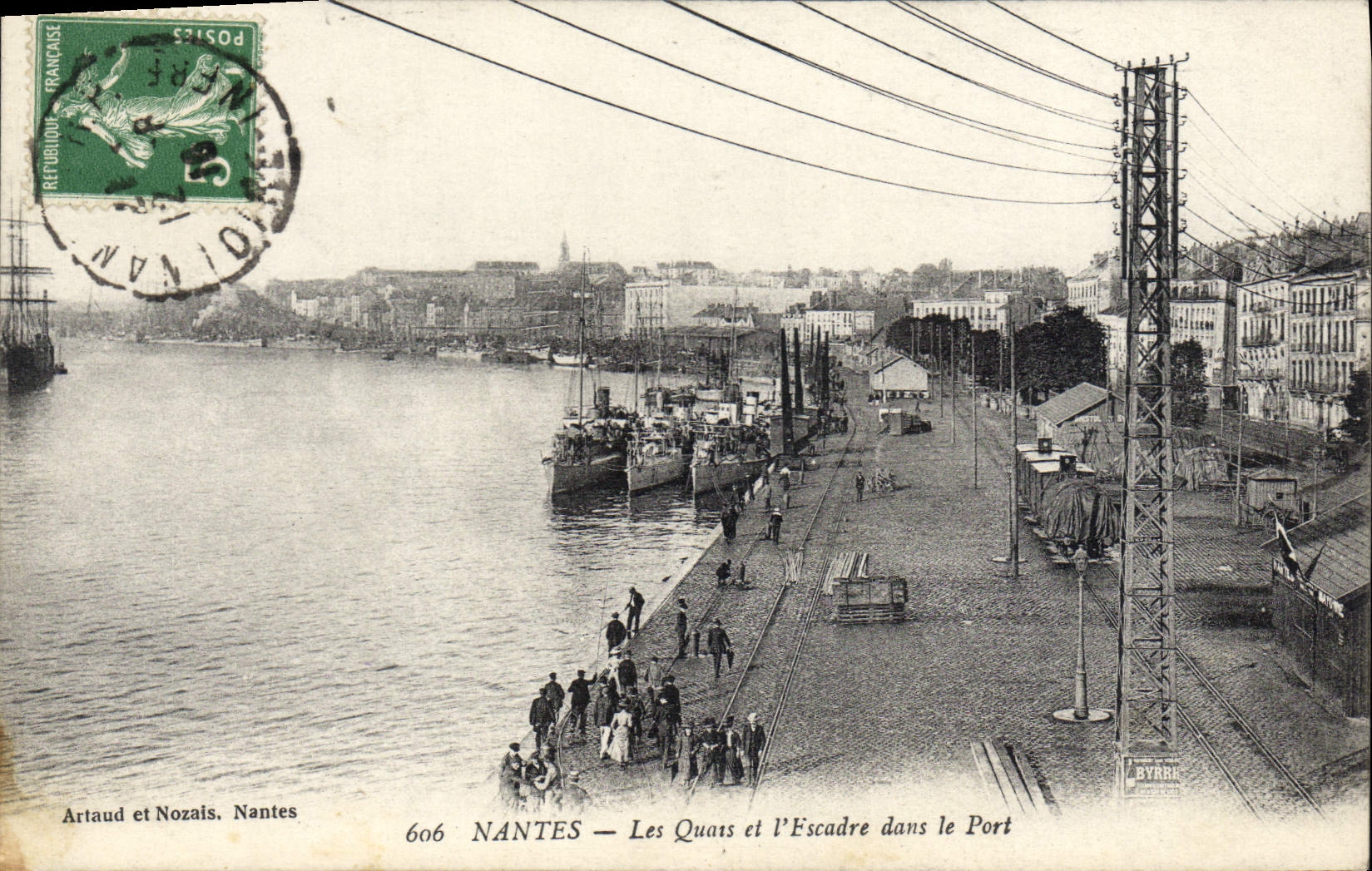 CPA Nantes Les Quais et l'Escadre dans le Port