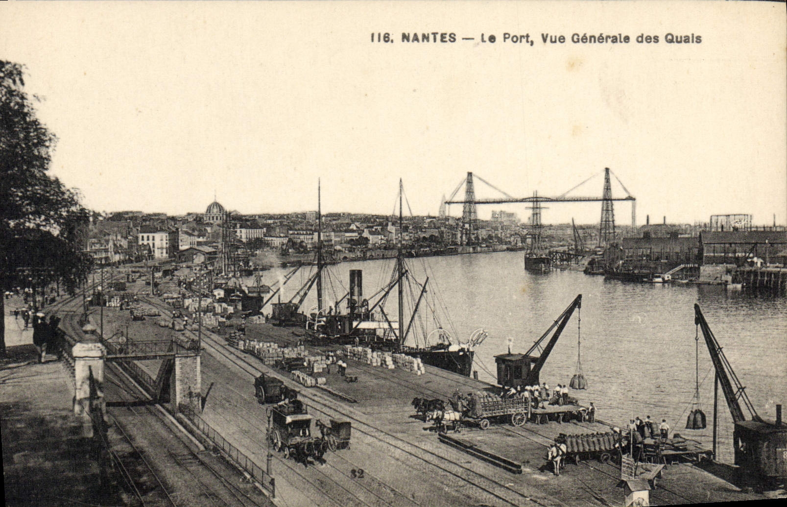 CPA Nantes Le Port Vue Generale des Quais
