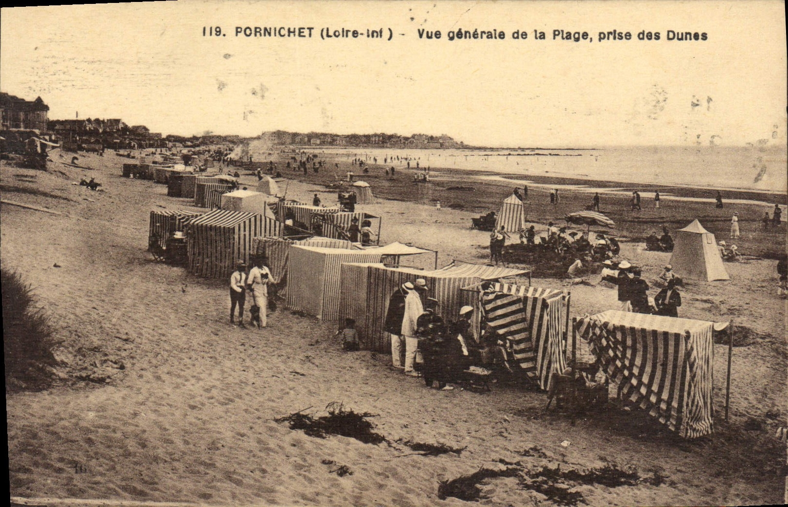 CPA Pornichet Vue Generale de la Plage prise des Dunes