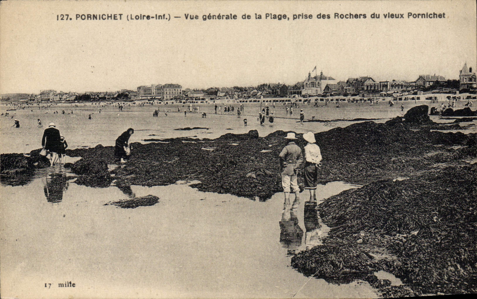 CPA Pornichet Vue Generale de la Plage prise des Rochers du Vieux Pornichet