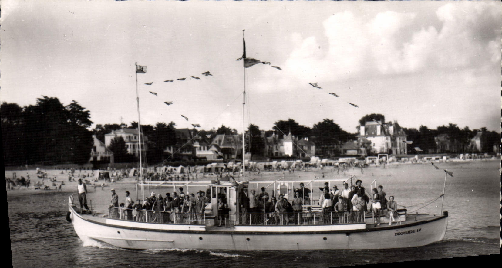 Le Dixmude IV — bateau de croisière à Le Pouliguen — éditeur Comber (S.-et-L.)