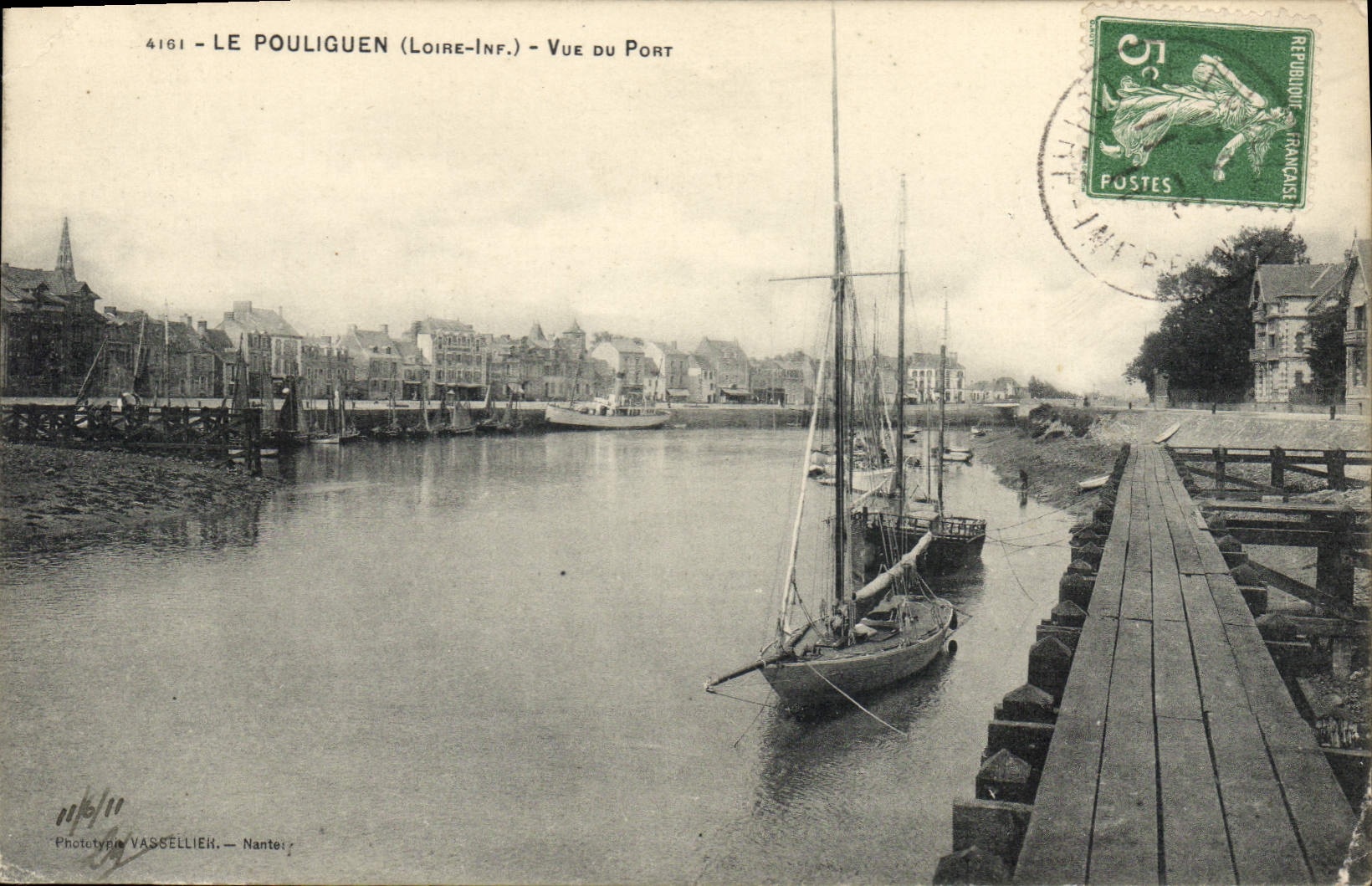 CPA Le Pouliguen Vue Du Port