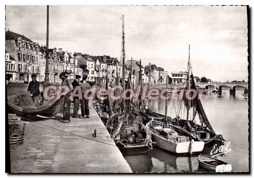 CPSM Le Pouliguen Les Quais Du Port