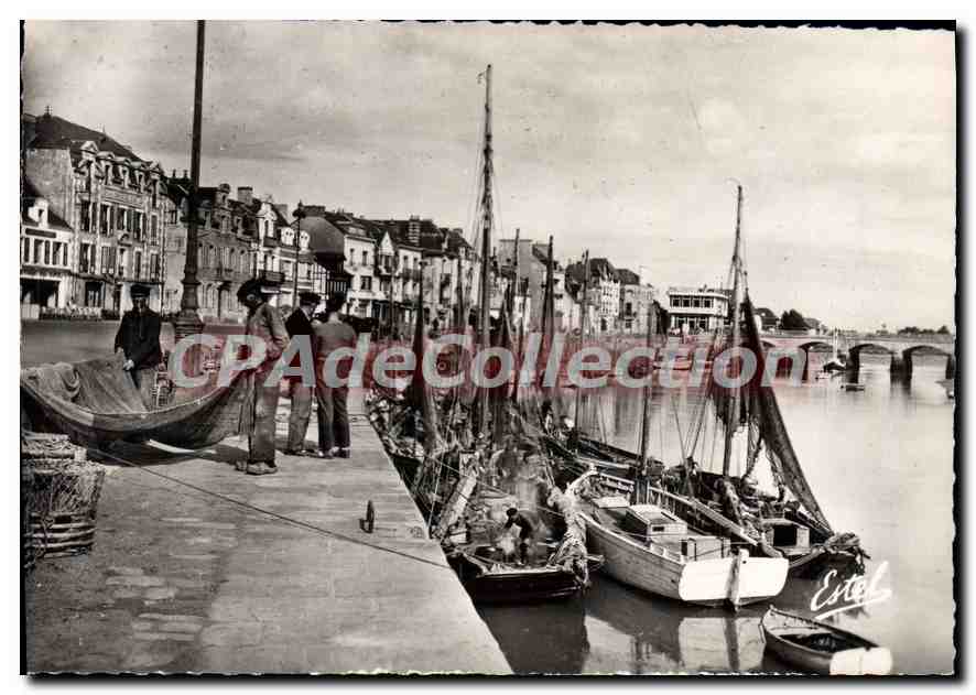 CPSM Le Pouliguen Les Quais Du Port
