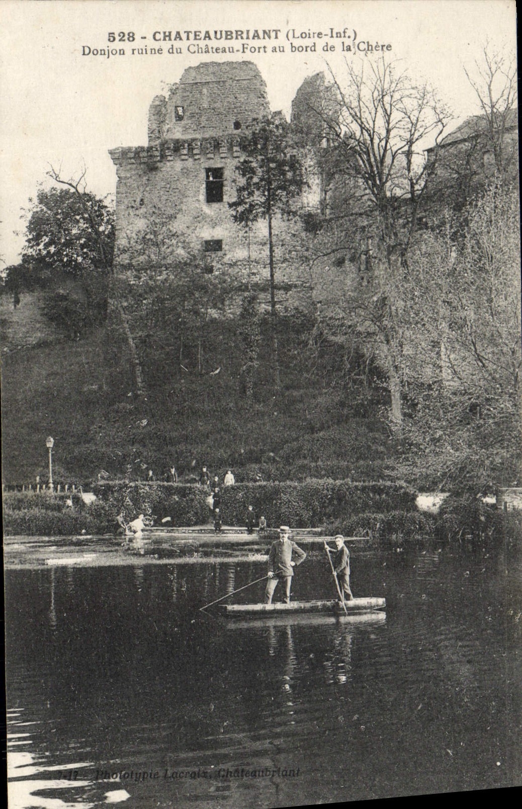 CPA Chateaubriant Donjon Ruine Du Chateau Fort Au Bord De La Chere