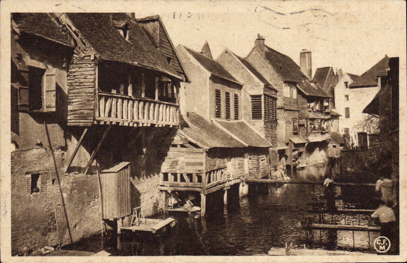 Les maisons flottantes — Montargis — C.F. M