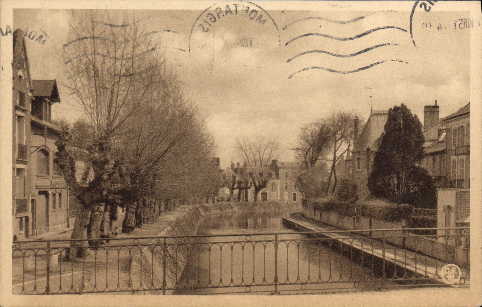 Montargis — Vue du canal — éditeur non identifié