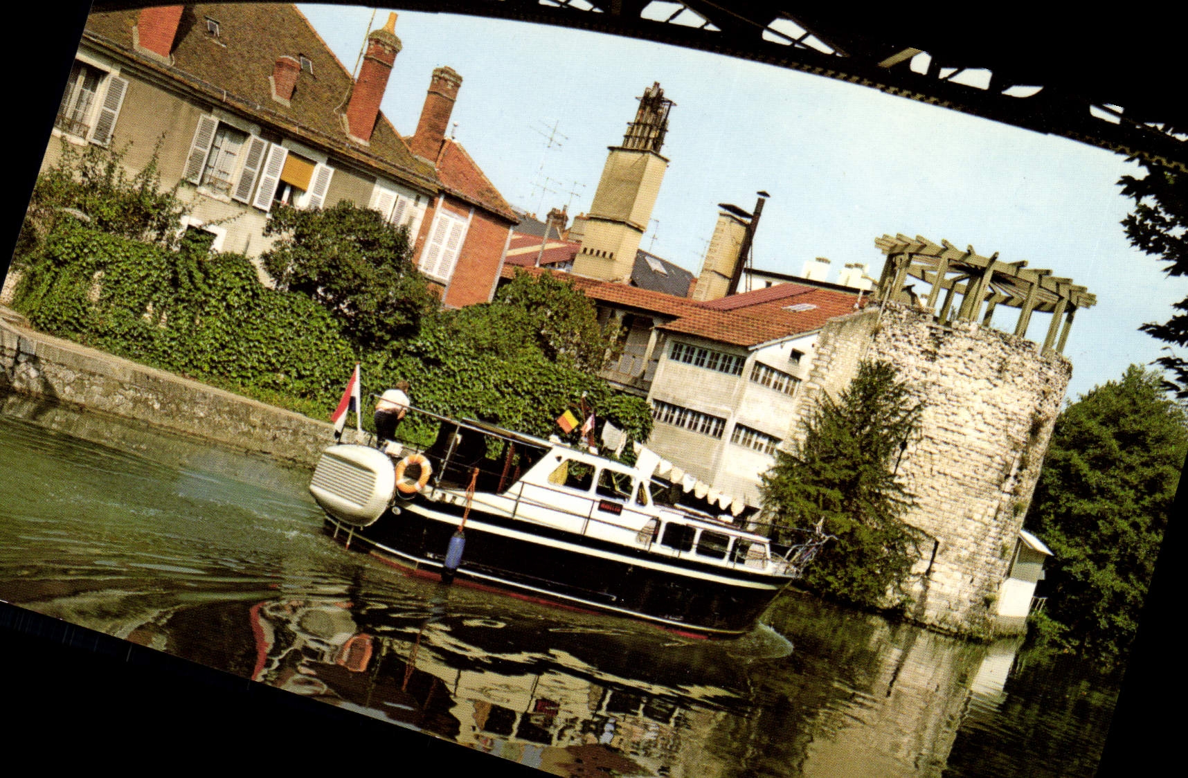 Montargis (Loiret) — Le Canal de Briare — éditeur SODALFA, n° 45.208.03