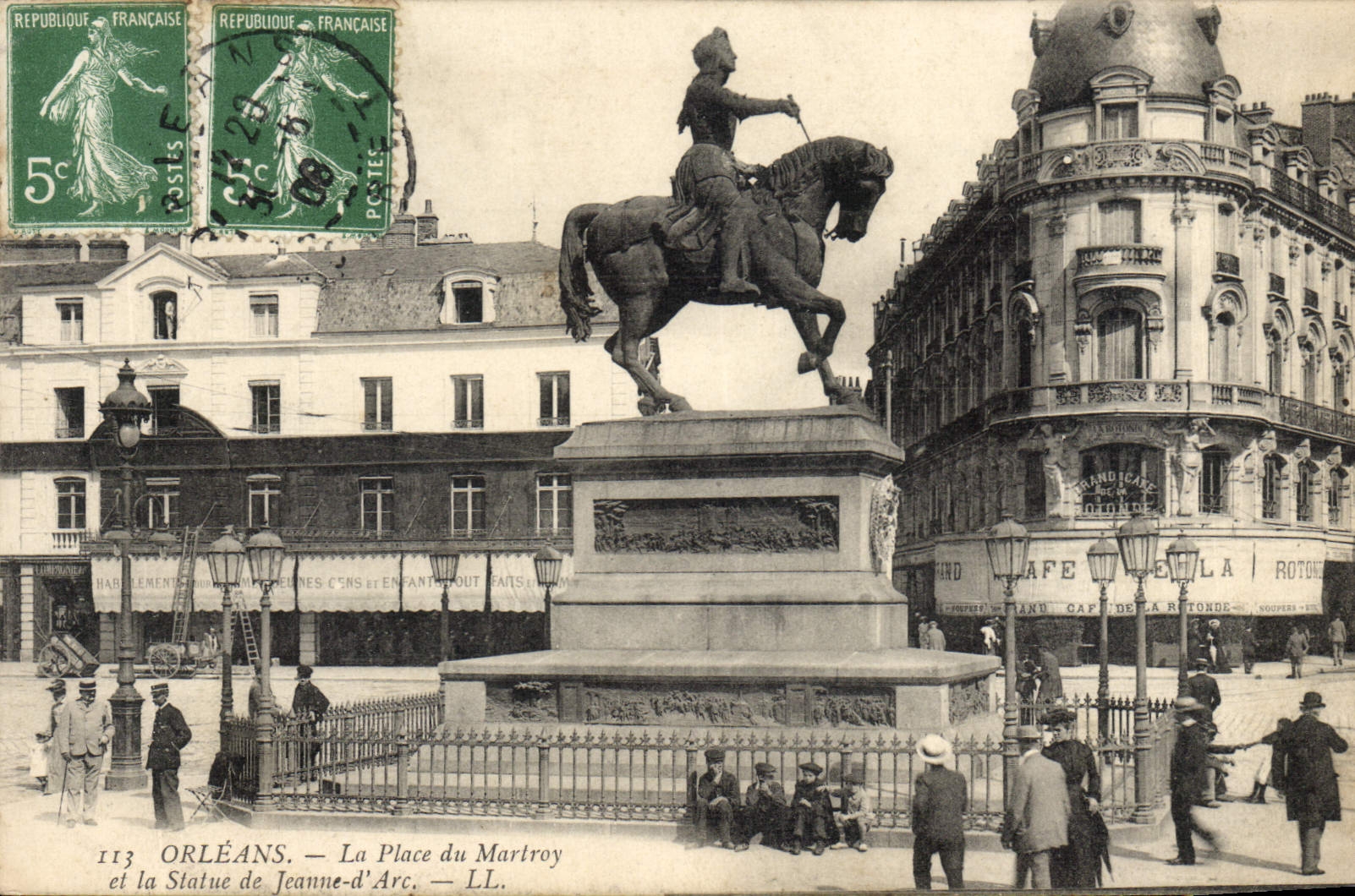 Orléans — La Place du Martroy et la Statue de Jeanne-d'Arc — LL. n°113