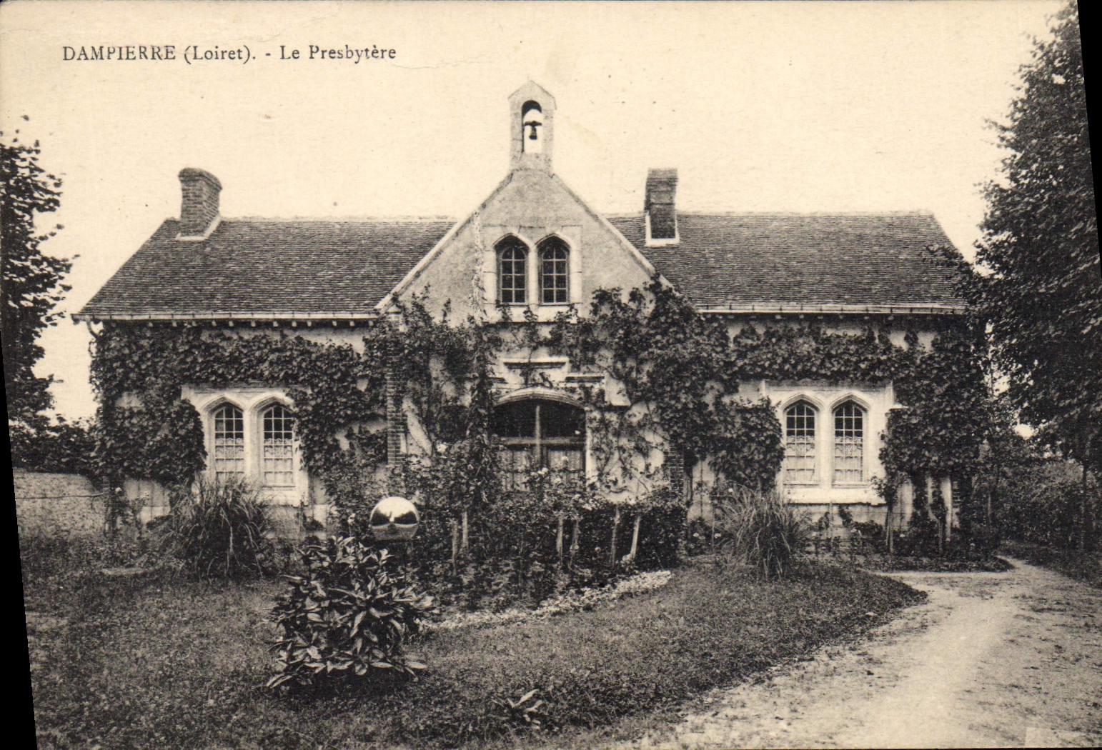 Dampierre (Loiret) - Le Presbytère