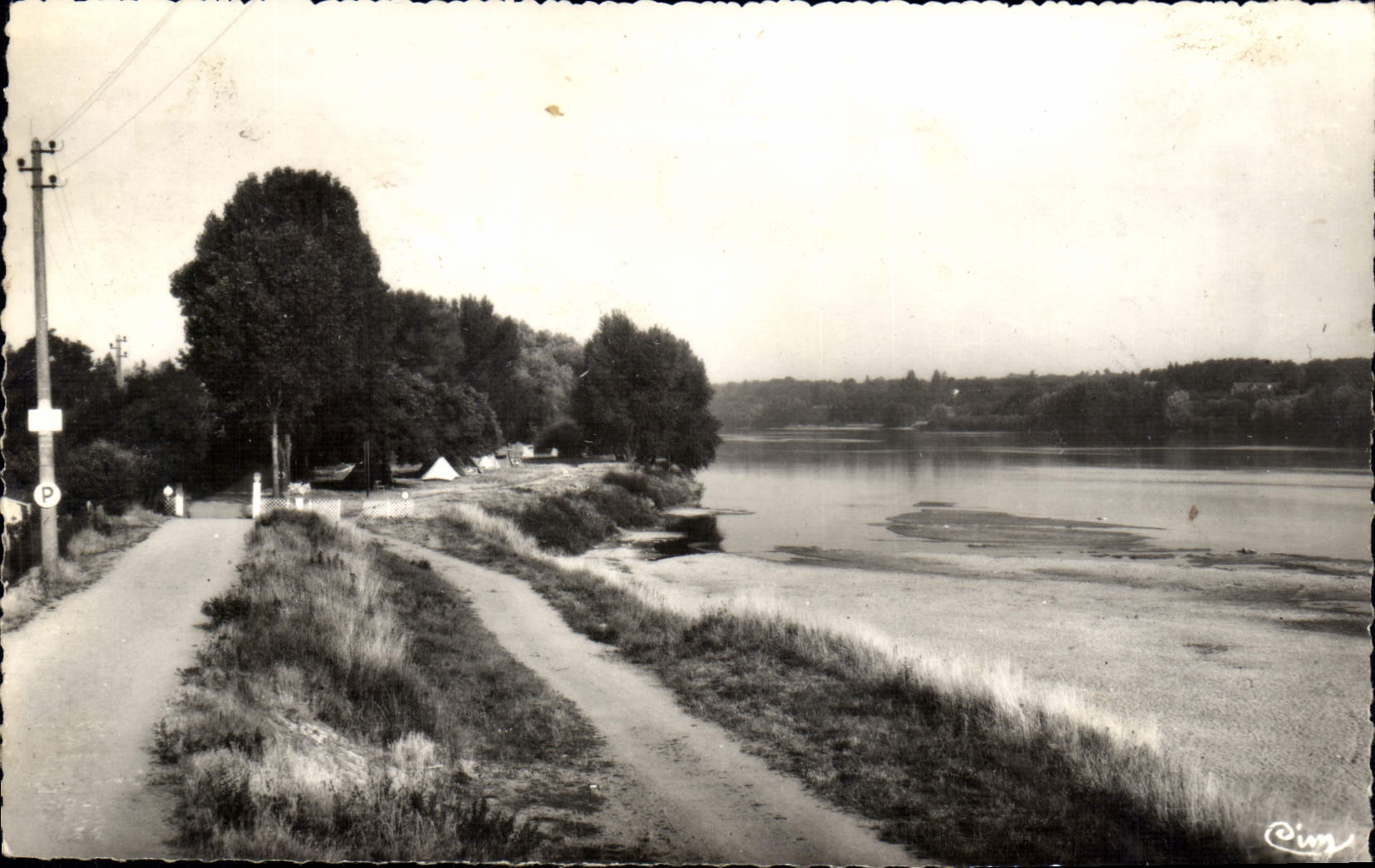 CPA Jargeau Les Bords De Loire Et Le Camping