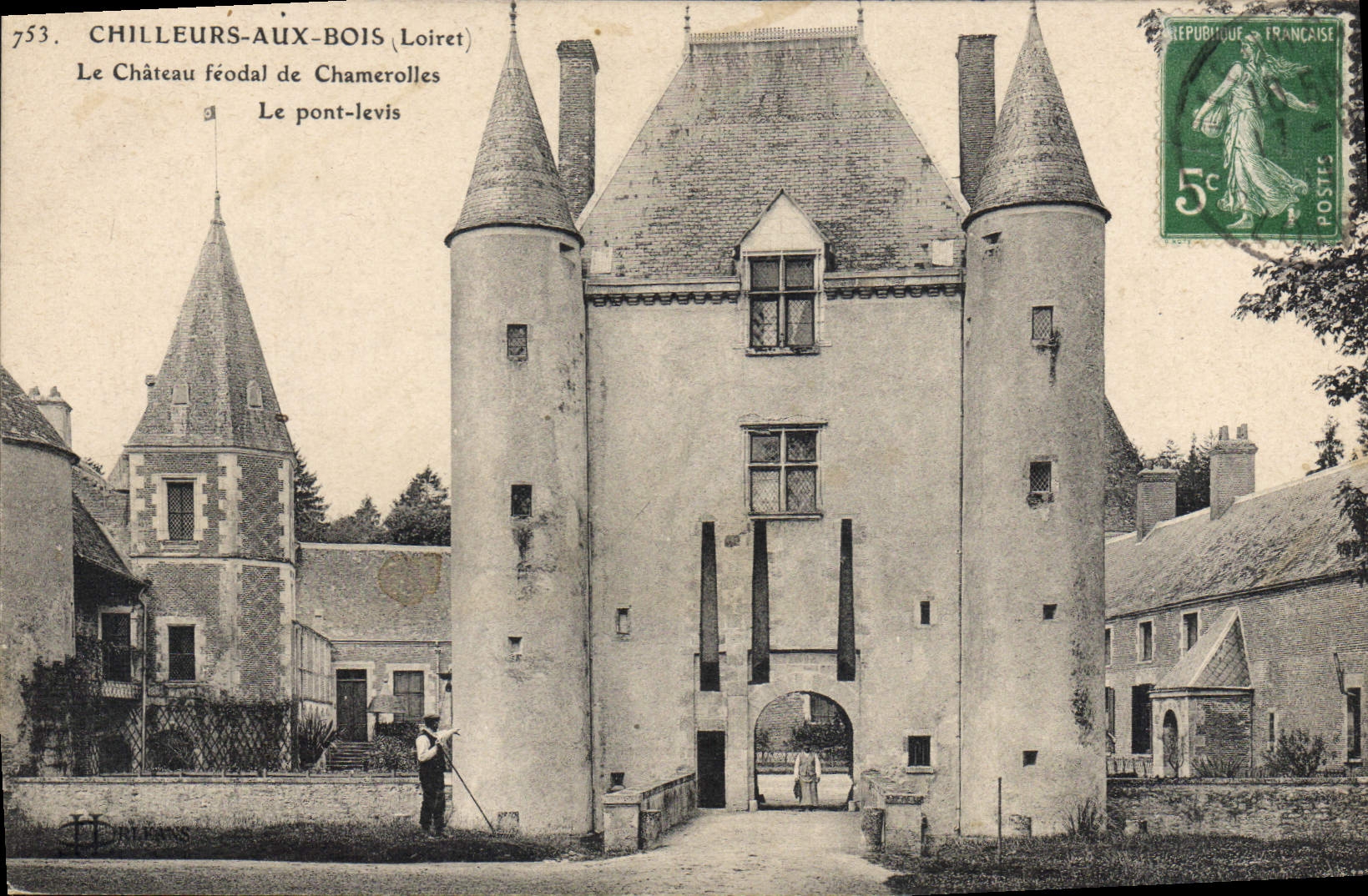 Chilleurs-aux-Bois (Loiret) — Le Château féodal de Chamerolles, Le pont-levis — Éditeur H. Dumas, n° 753