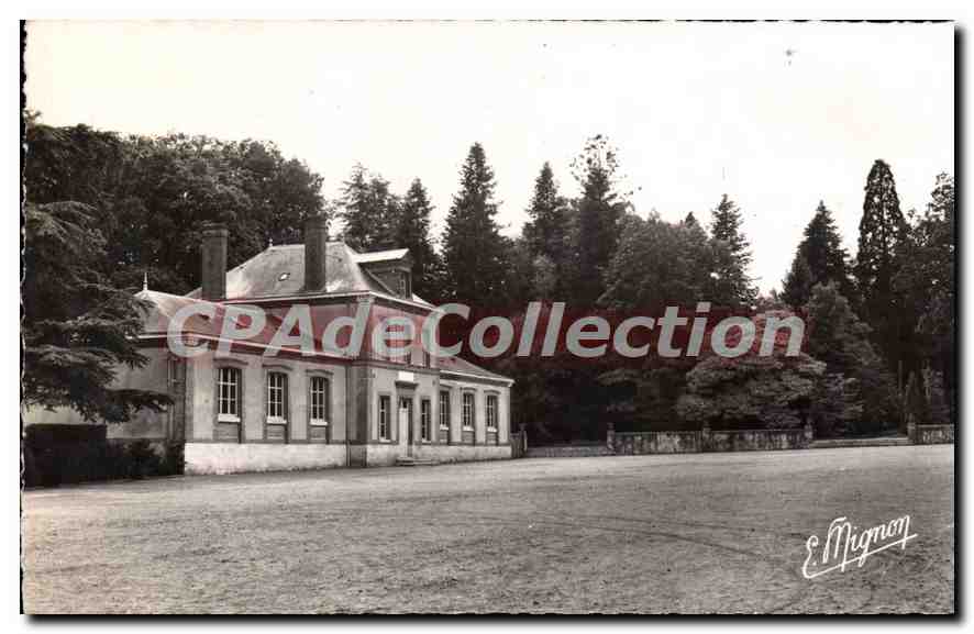 École Secondaire des Barres — Vue sur l'Arborétum — E. Mignnon