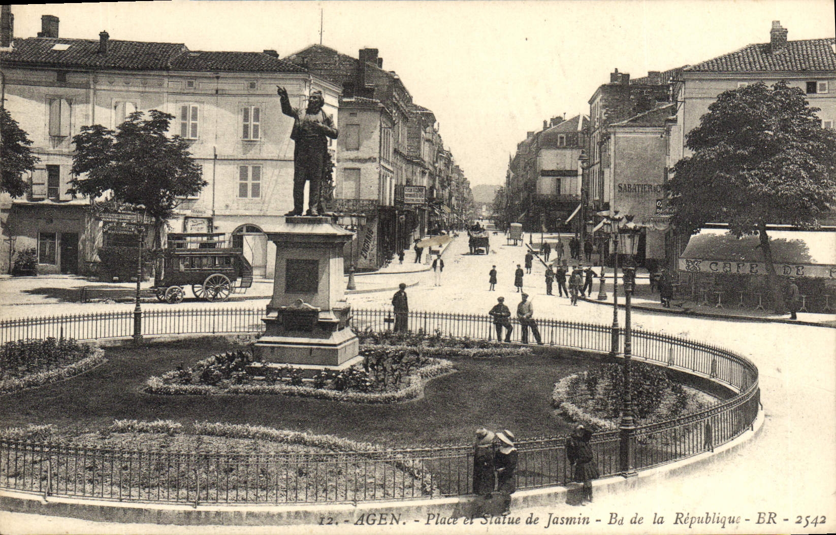 CPA Agen Place Et Statue De Jasmin Bd de la République