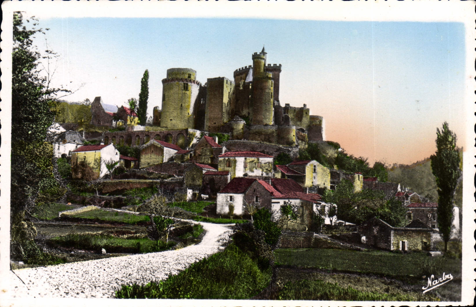 Château de Bonaguil — Vue d'ensemble — Édition Narbo, n°47