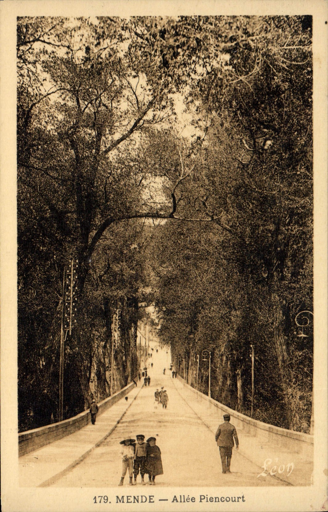 CPA Mende Allee Piencourt