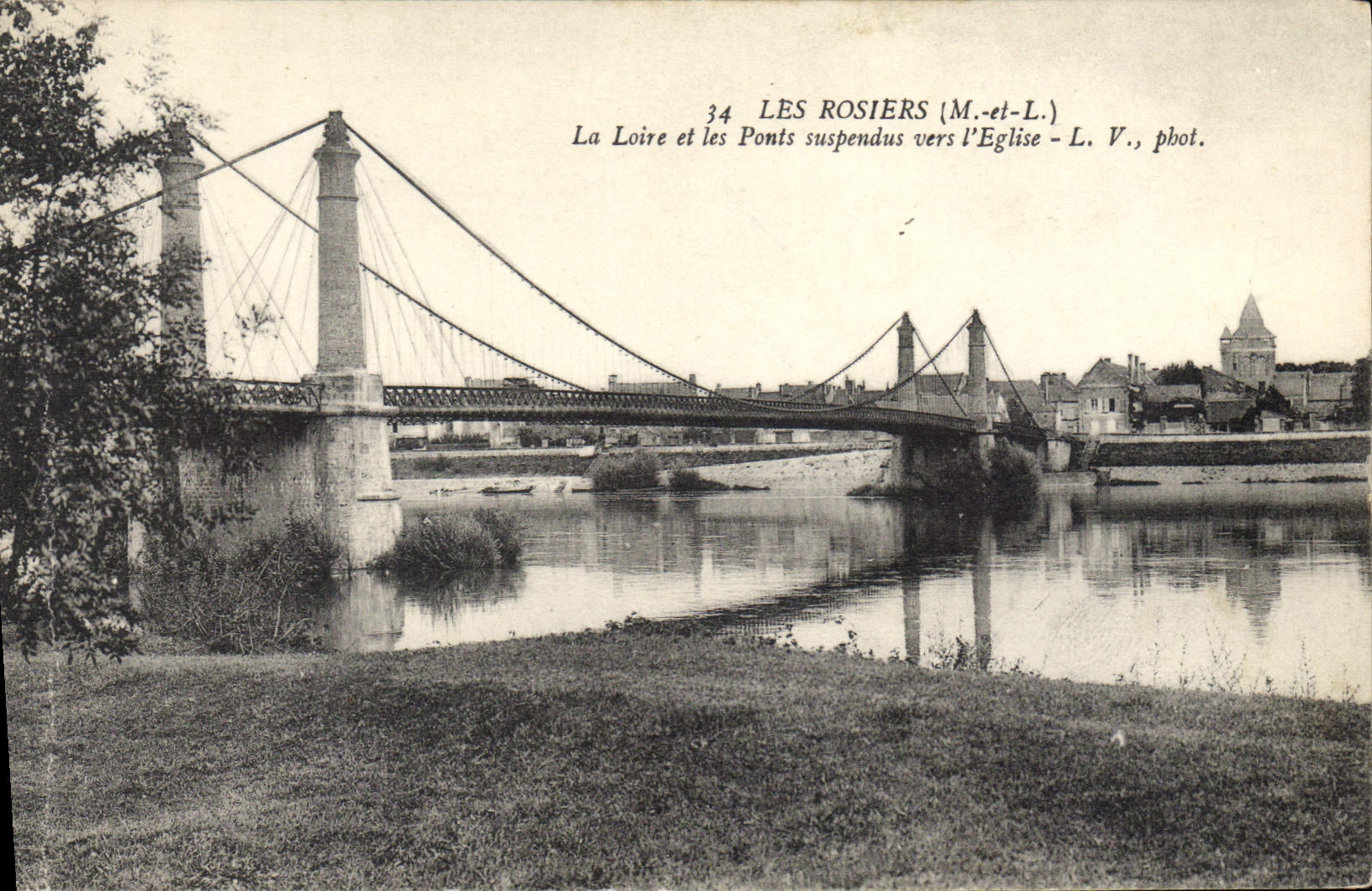 CPA Les Rosiers La Loire Et Les Ponts Suspendus Vers I'Eglise
