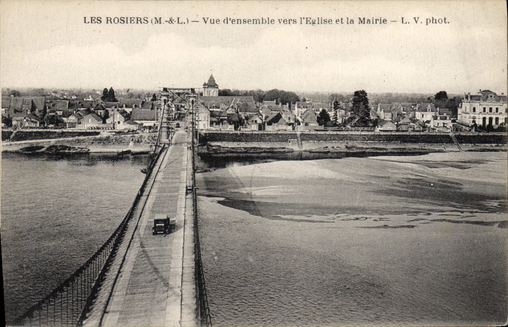 CPA Les Rosiers Vue D'Ensemble Vers I'Eglise Et La Mairie