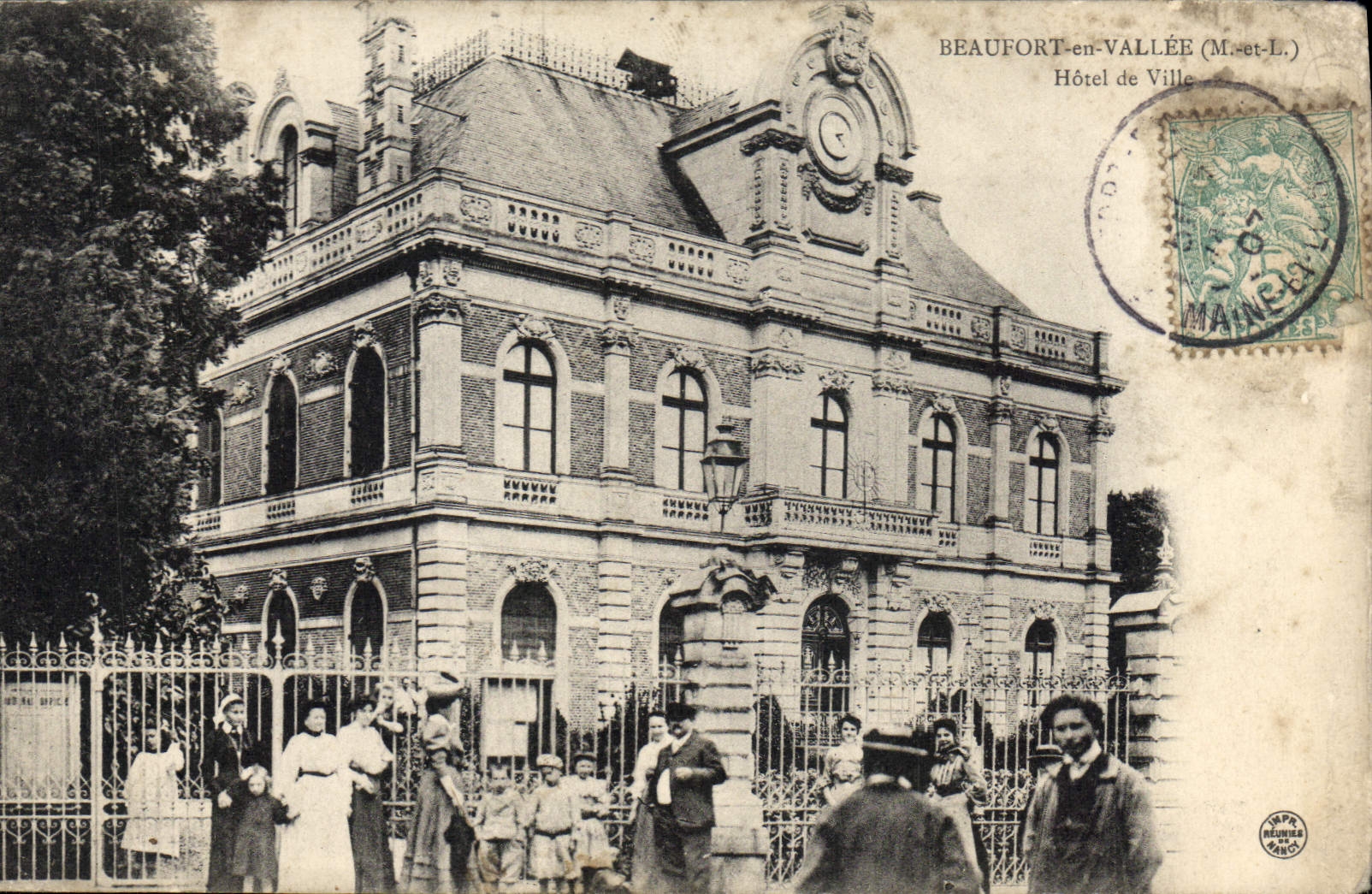 CPA Beaufort En Vallee L'Hotel De Ville