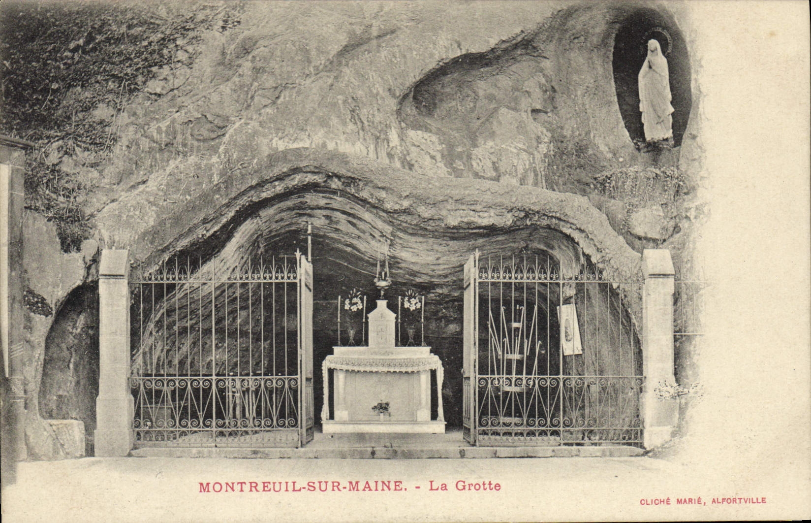 CPA Montreuil Sur Maine La Grotte