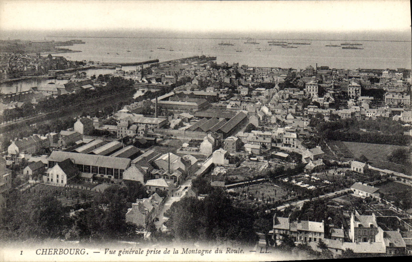 Cherbourg — Vue générale prise de la Montagne du Roule — LL.