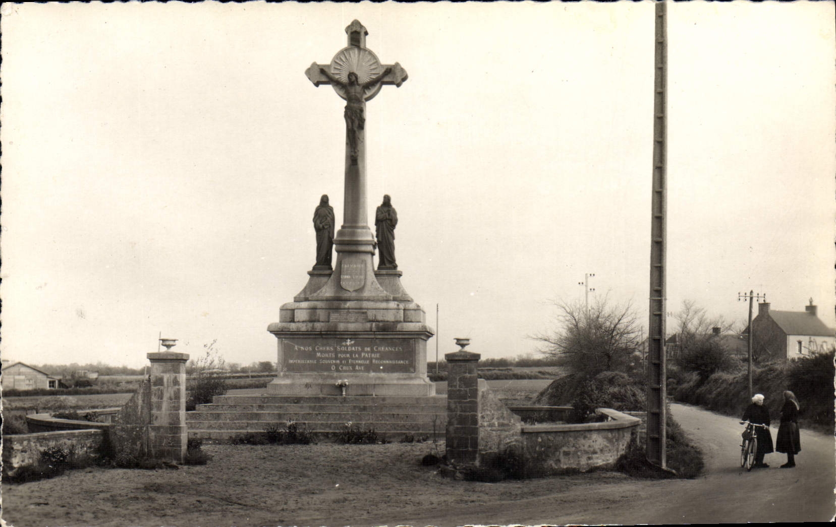 Créances (Manche) — Monument aux Morts — Éditeur Goubey